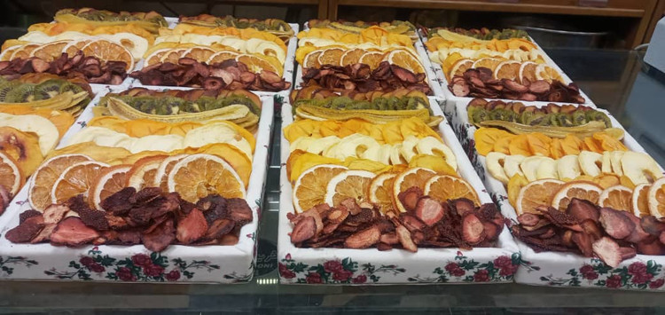 ظروف بسته بندی آجیل و خشکبار طرح گلسرخی مربع
